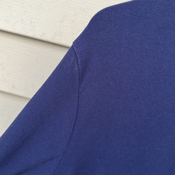 EUC New York & Company stretch, knotted front navy top - Picture 13 of 14